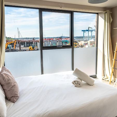 Beautiful Two Bedroom Harbour Side Apartment Poole Exterior photo