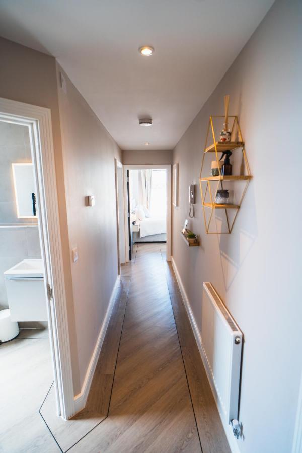 Beautiful Two Bedroom Harbour Side Apartment Poole Exterior photo